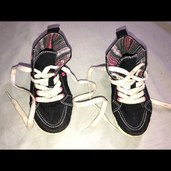 Sneakers - Picture 7 of 11